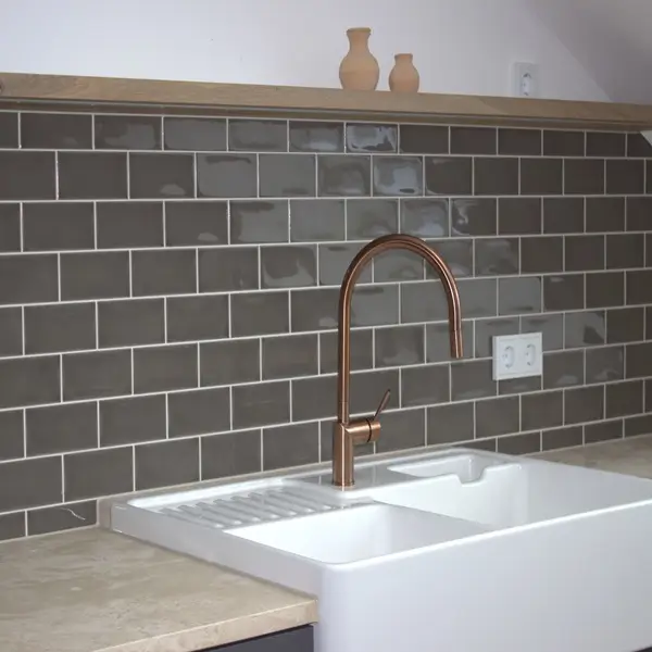 Hochwertige Fliesen und Natursteine für Küchen Wandgestaltung und Natursteinarbeitsplatte